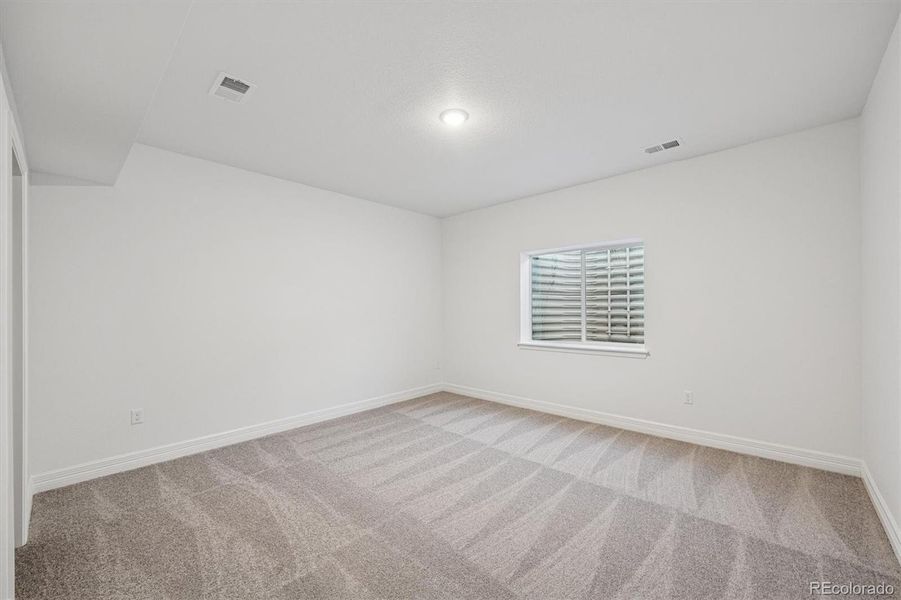 Spacious, unfurnished interior of a new home in Kitchel Lake, Timnath (Image 25).