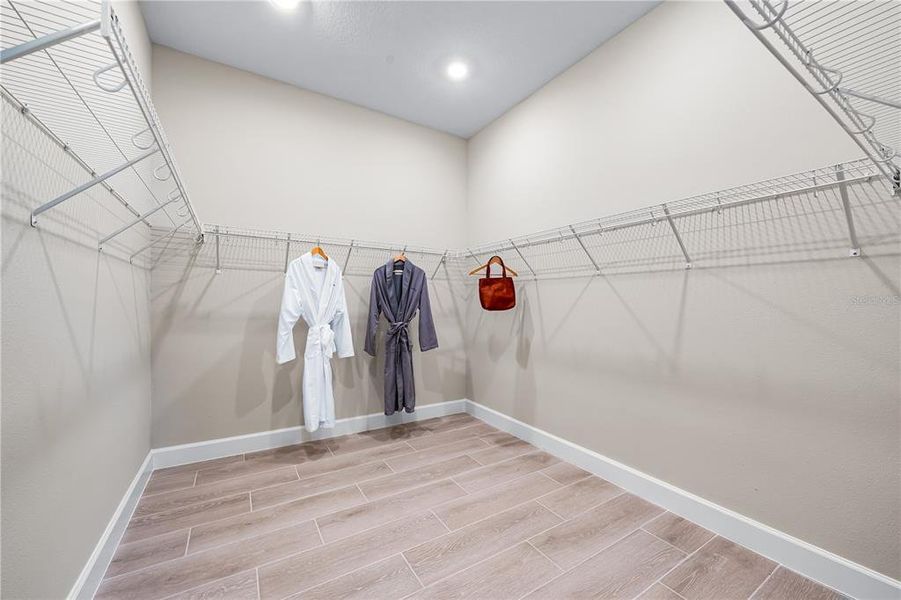 Spacious, unfurnished interior of a new home in Esplanade at Skye Ranch, Sarasota (Image 21).