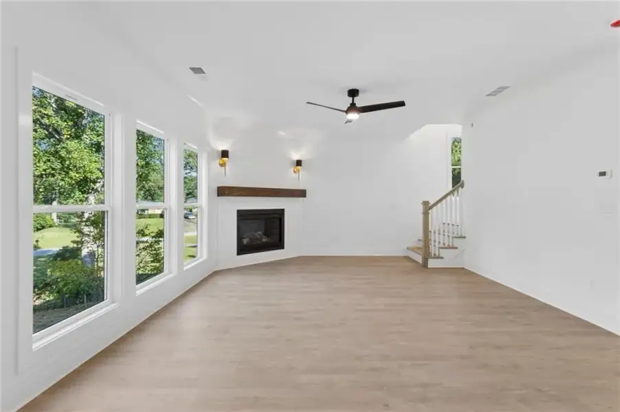 Spacious, unfurnished interior of a new home in , Atlanta (Image 29).