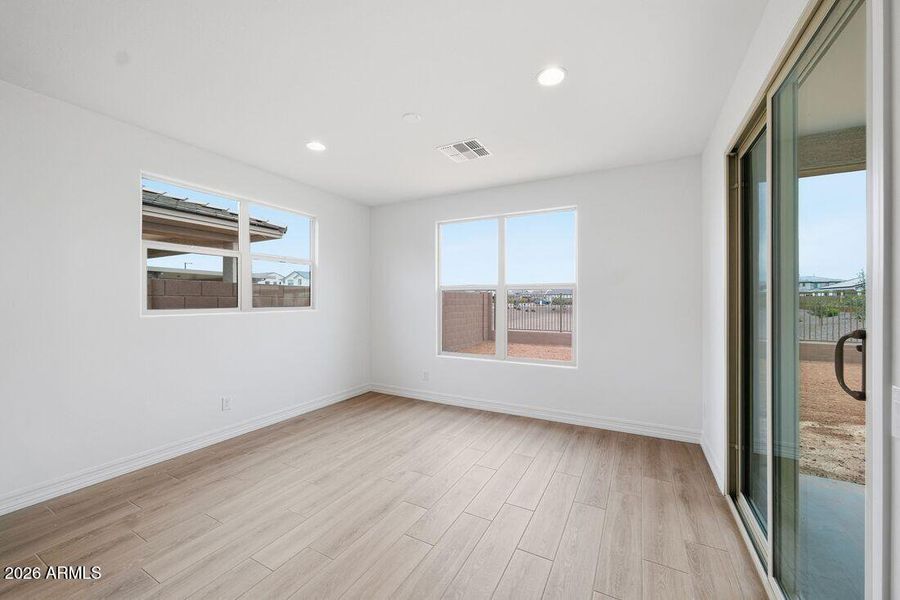 hj-az-phoenix-asante-passage-yellowstone