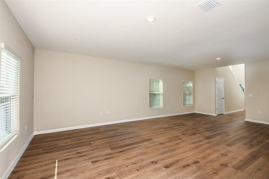 Spacious, unfurnished interior of a new home in Pasadena Ridge, Zephyrhills (Image 9). Spacious, unfurnished interior of a new home in Pasadena Ridge, Zephyrhills (Image 9).