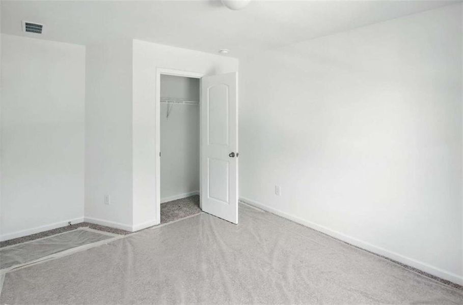 Spacious, unfurnished interior of a new home in Creekside Landing, Dallas (Image 30).