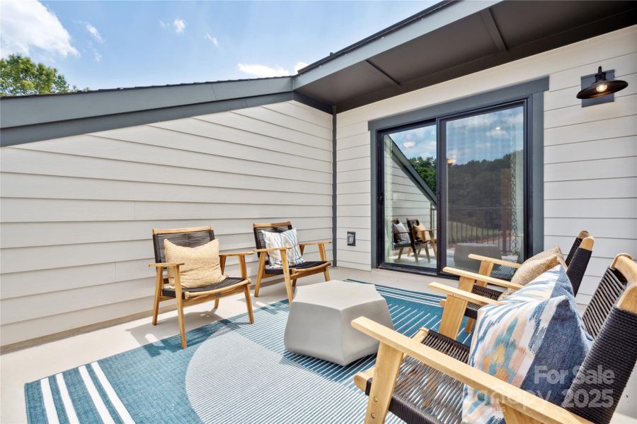 The Stowe | Seven Oaks *actual finishes, structural selections, and orientation may vary.