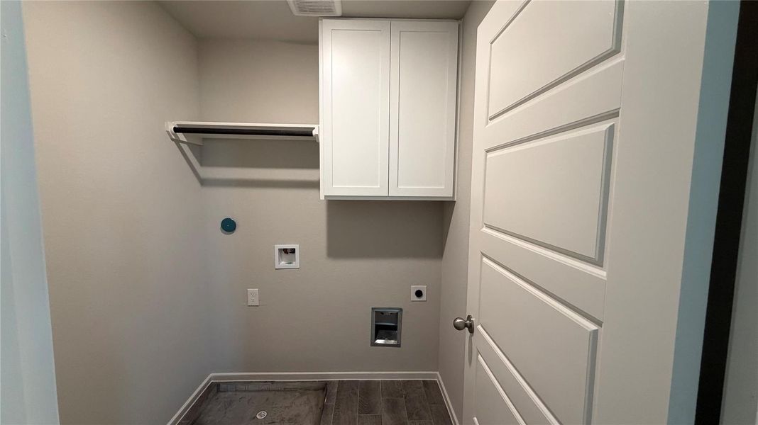 Spacious, unfurnished interior of a new home in River Ranch, Dayton (Image 7).