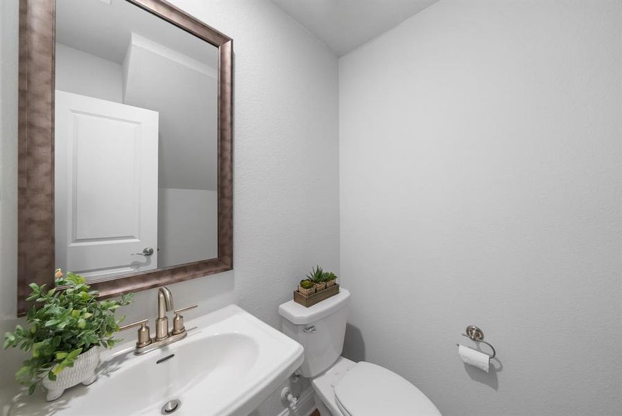 Furnished interior view inside a new home in , Frisco (Image 9).