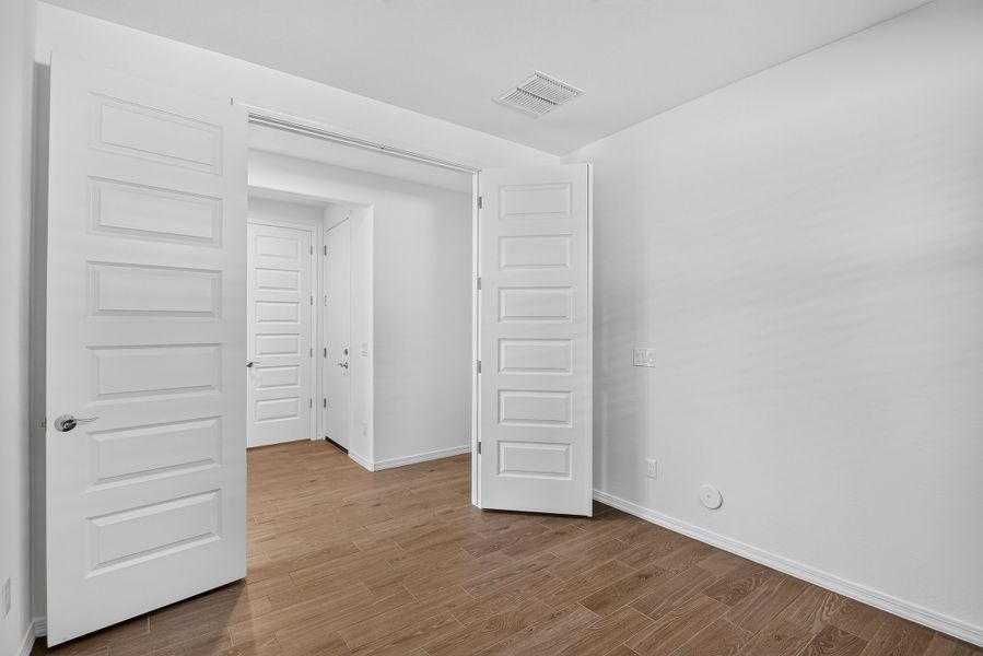 Spacious, unfurnished interior of a new home in Artisan at Asante, Surprise (Image 27). Spacious, unfurnished interior of a new home in Artisan at Asante, Surprise (Image 27).