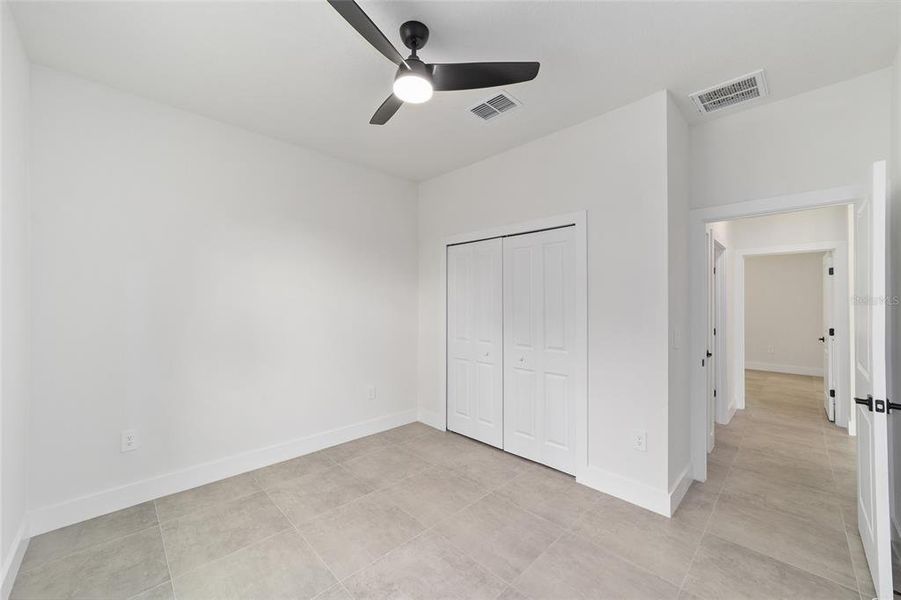 Spacious, unfurnished interior of a new home in , Ocala (Image 28).
