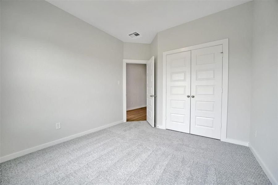 Spacious, unfurnished interior of a new home in Sunterra, Katy (Image 82). Spacious, unfurnished interior of a new home in Sunterra, Katy (Image 82).