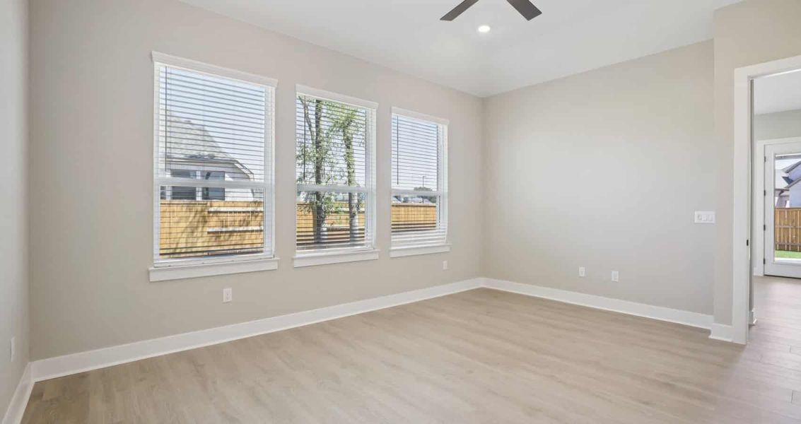 Spacious, unfurnished interior of a new home in 6 Creeks, Kyle (Image 23).