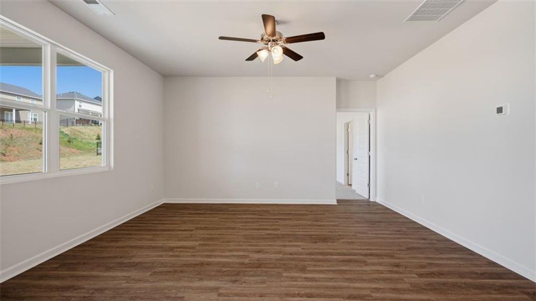 Spacious, unfurnished interior of a new home in Twin Lakes, Hoschton (Image 19).