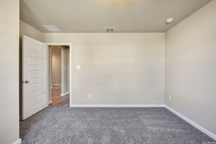 Spacious, unfurnished interior of a new home in Paloma Park, Converse (Image 27).