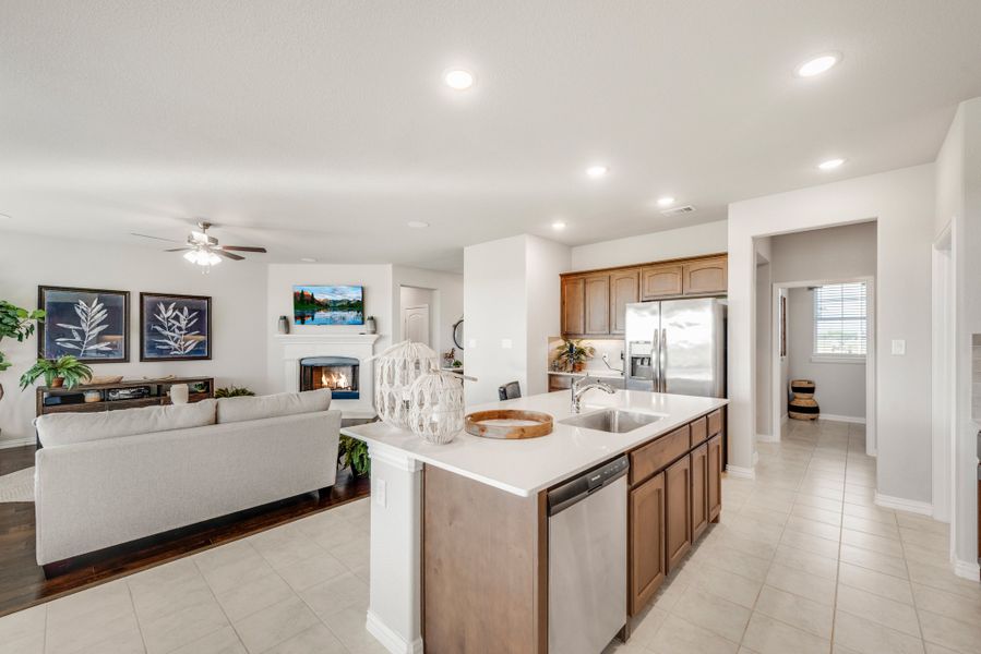 Furnished interior view inside a new home in Oak Valley, Terrell (Image 19).