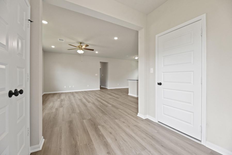 Welcoming foyer (*Photo not of actual home and used for illustration purposes only.)