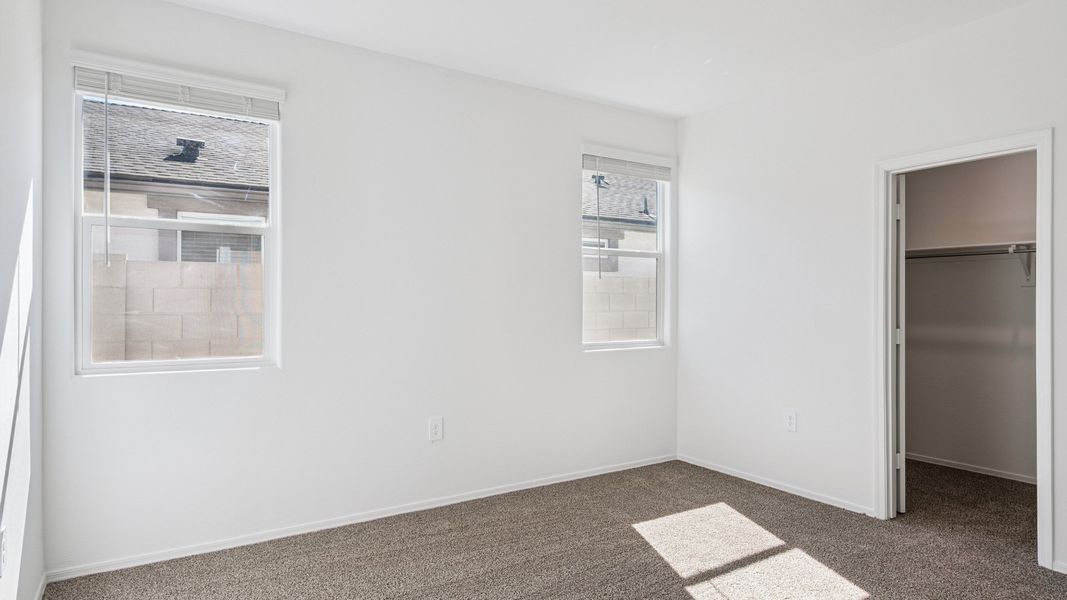 Spacious, unfurnished interior of a new home in Elena Trails, Maricopa (Image 17).