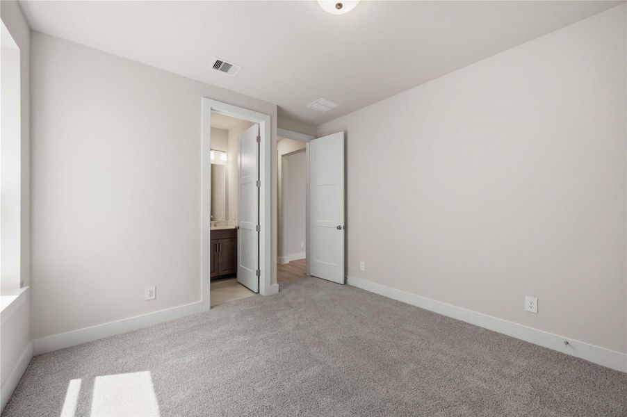 Spacious, unfurnished interior of a new home in , Richmond (Image 15).