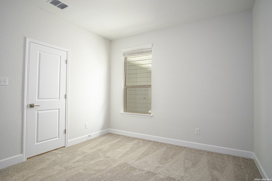 Spacious, unfurnished interior of a new home in Friedrich Hill, San Antonio (Image 17).