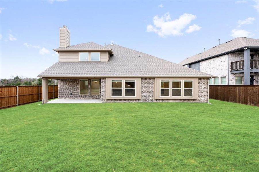 Exterior details and patio area of a home in Terracina, Rockwall (Image 22).