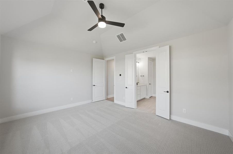 Spacious, unfurnished interior of a new home in Brookhollow West, Prosper (Image 19). Spacious, unfurnished interior of a new home in Brookhollow West, Prosper (Image 19).