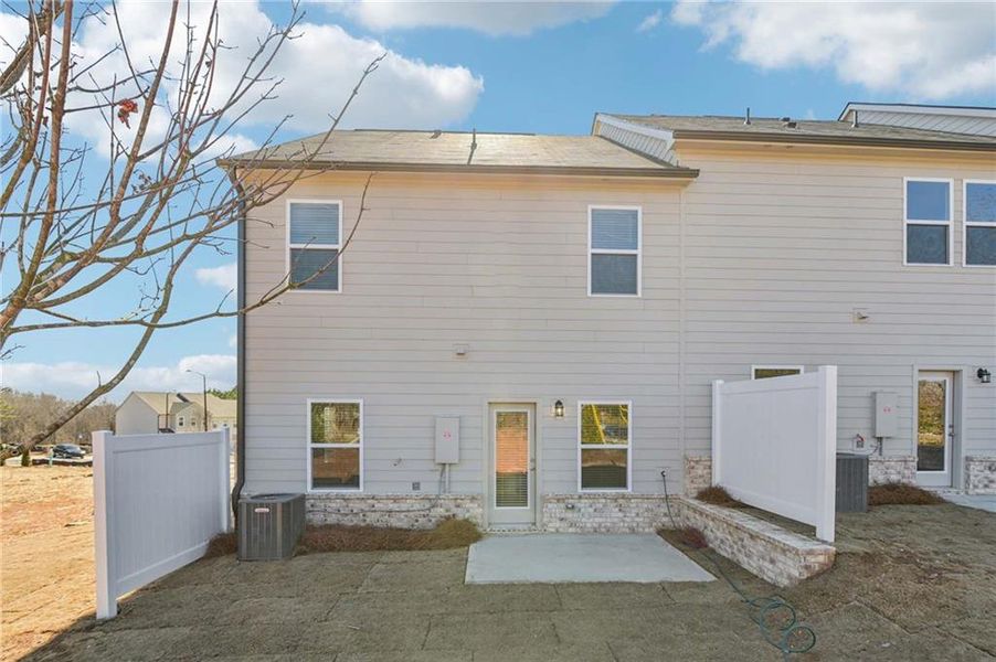 Exterior details and patio area of a home in Leydenview, Mableton (Image 30).