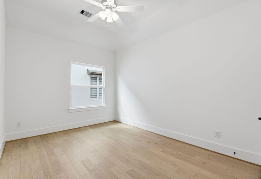 Spacious, unfurnished interior of a new home in , Houston (Image 23).