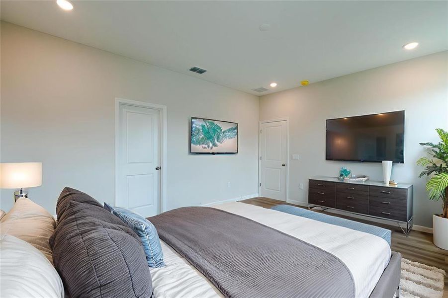 Furnished interior view inside a new home in , Leesburg (Image 7). Furnished interior view inside a new home in , Leesburg (Image 7).