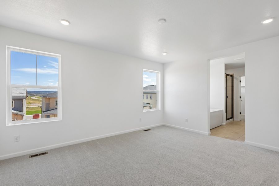 Spacious, unfurnished interior of a new home in Sterling Ranch Ascent Village, Littleton (Image 24).