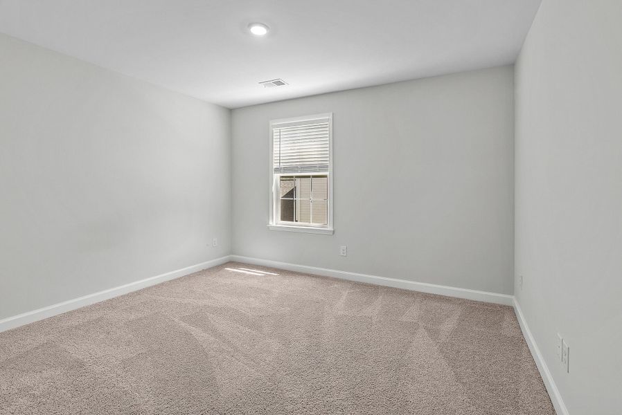 Spacious, unfurnished interior of a new home in , Summerville (Image 21).