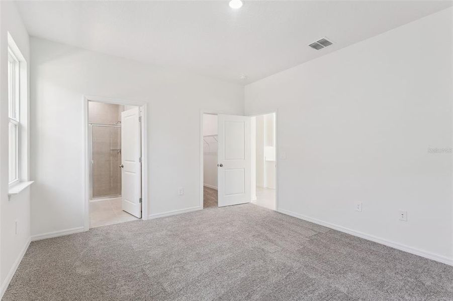 Spacious, unfurnished interior of a new home in Estes Reserve, Eustis (Image 10).