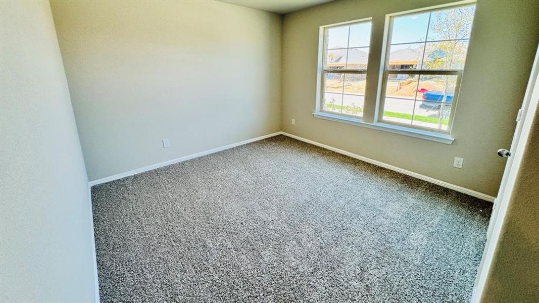 Spacious, unfurnished interior of a new home in Meadowbrook Estates, Cleburne (Image 9).