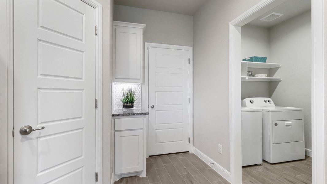 Furnished interior view inside a new home in Legado, Cleburne (Image 8).