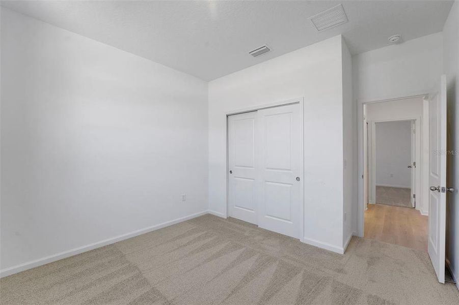 Spacious, unfurnished interior of a new home in Willowbrook North, Winter Haven (Image 20).