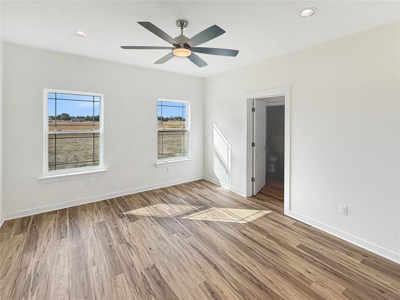 Spacious, unfurnished interior of a new home in , Reno (Image 14).