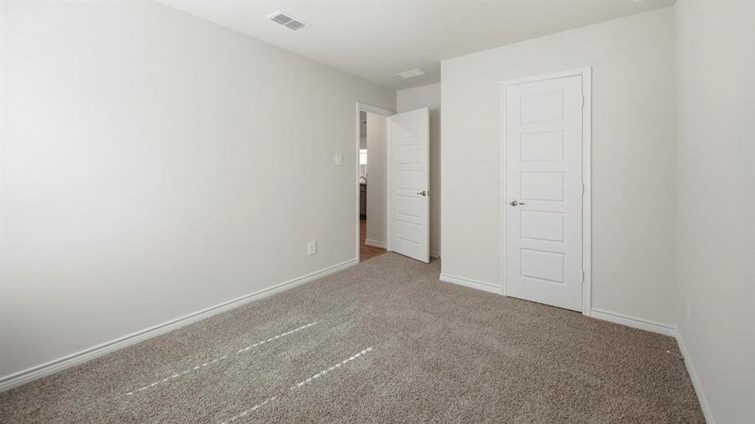 Spacious, unfurnished interior of a new home in Winchester Crossing, Princeton (Image 24).