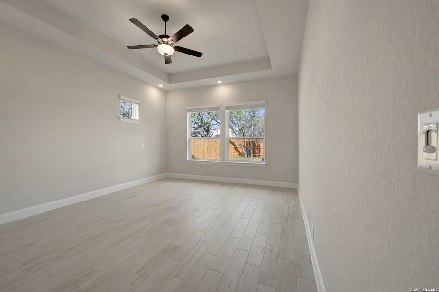 Spacious, unfurnished interior of a new home in Davis Ranch 60', San Antonio (Image 38). Spacious, unfurnished interior of a new home in Davis Ranch 60', San Antonio (Image 38).
