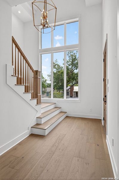 Spacious, unfurnished interior of a new home in , Alamo Heights (Image 52).