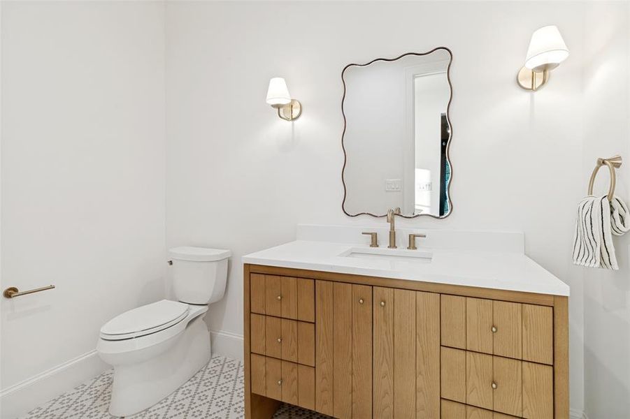 Furnished interior view inside a new home in , Richardson (Image 11).