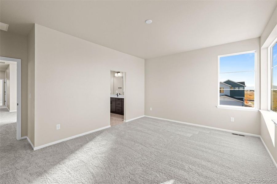 Spacious, unfurnished interior of a new home in Painted Prairie, Aurora (Image 30).