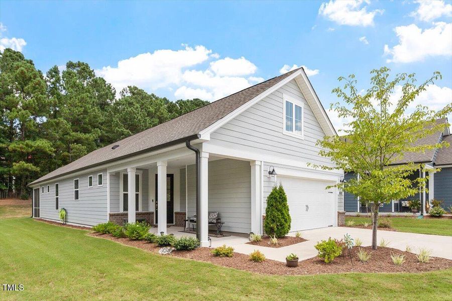 03-8212 White StarvDrive [2396962]_03