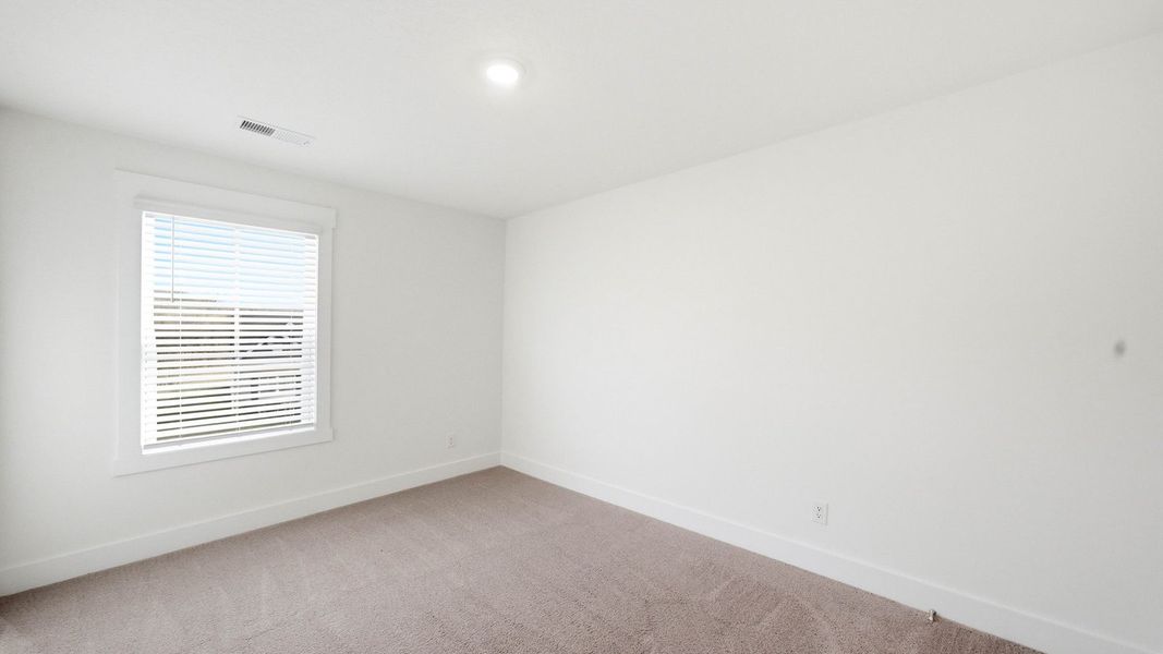 Spacious, unfurnished interior of a new home in Fieldcrest Acres, Blountville (Image 26).