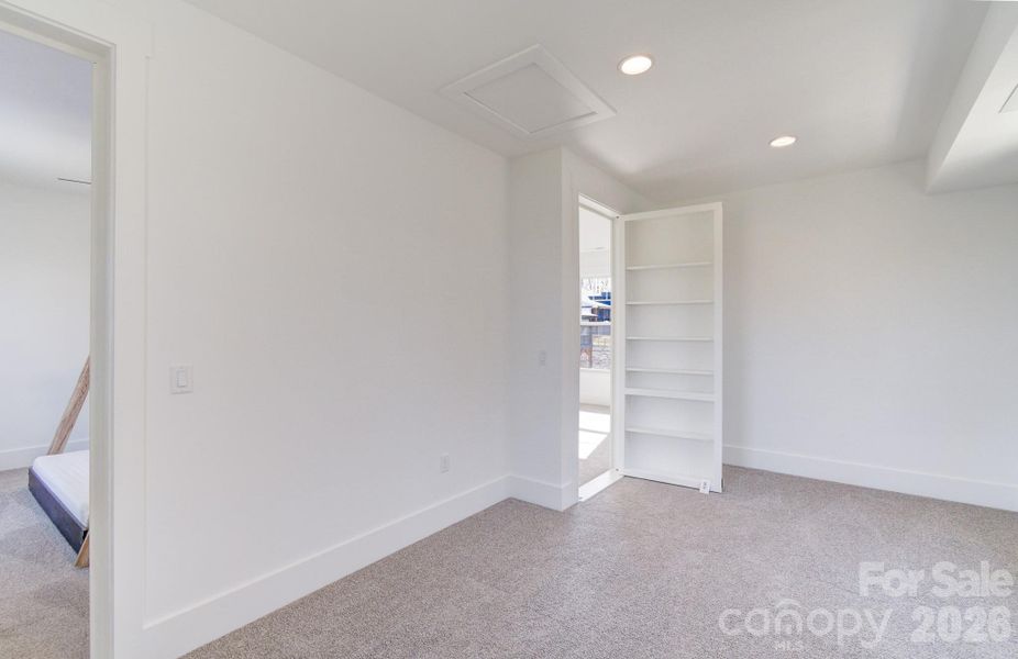 Spacious, unfurnished interior of a new home in , Mills River (Image 23).