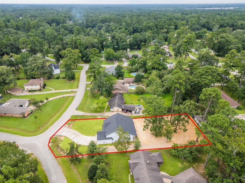 Charming neighborhood with well-maintained outdoor spaces, tree-lined streets, and a friendly, welcoming community atmosphere. Charming neighborhood with well-maintained outdoor spaces, tree-lined streets, and a friendly, welcoming community atmosphere.