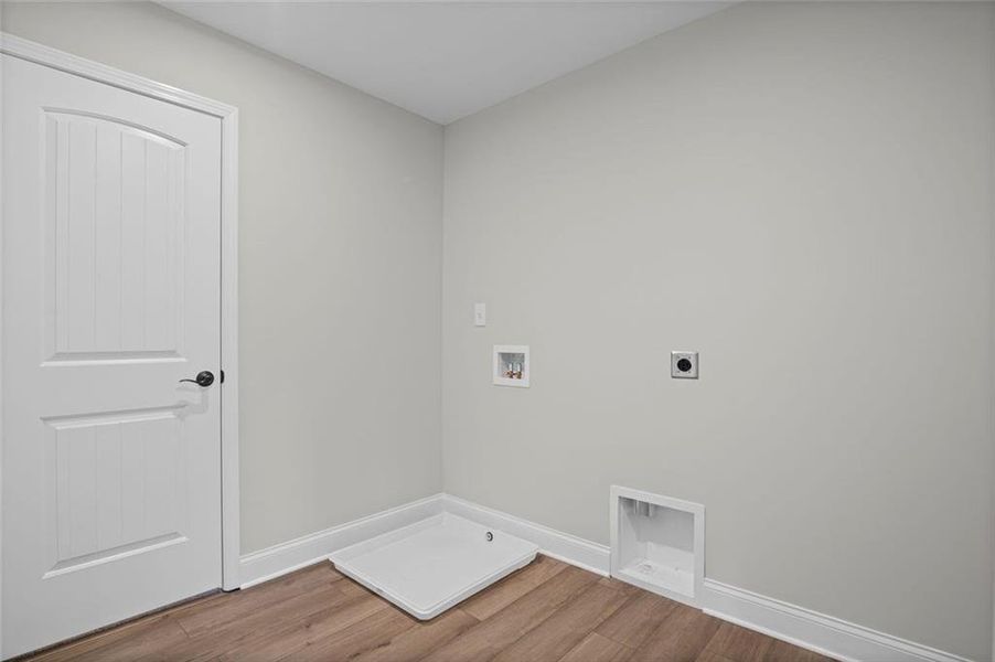 Spacious, unfurnished interior of a new home in Woodberry, Canton (Image 39).