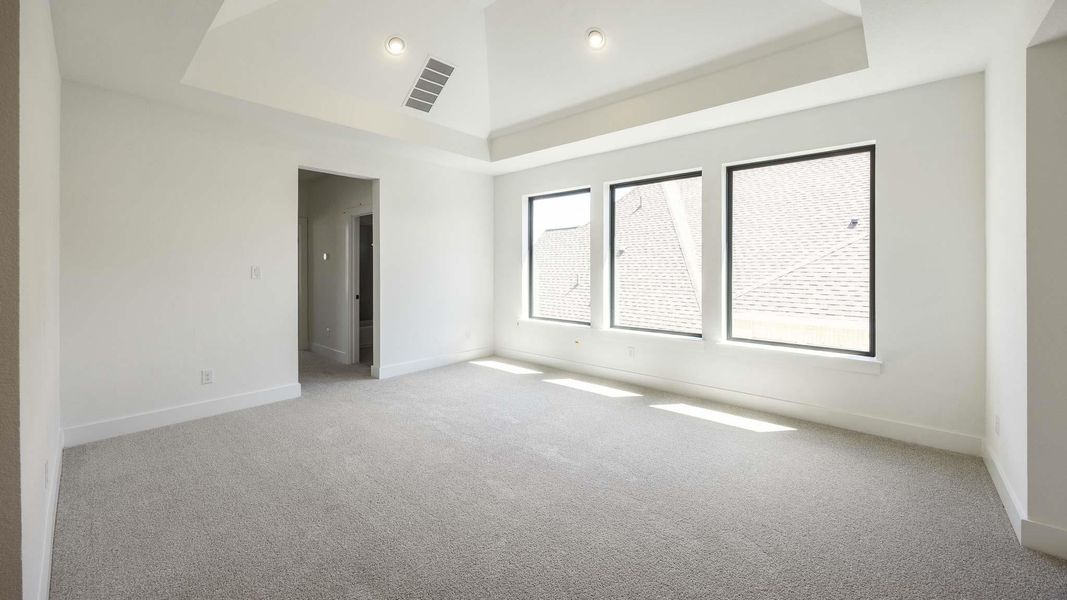 Spacious, unfurnished interior of a new home in Santa Rita Ranch - Eldorado, Liberty Hill (Image 12).