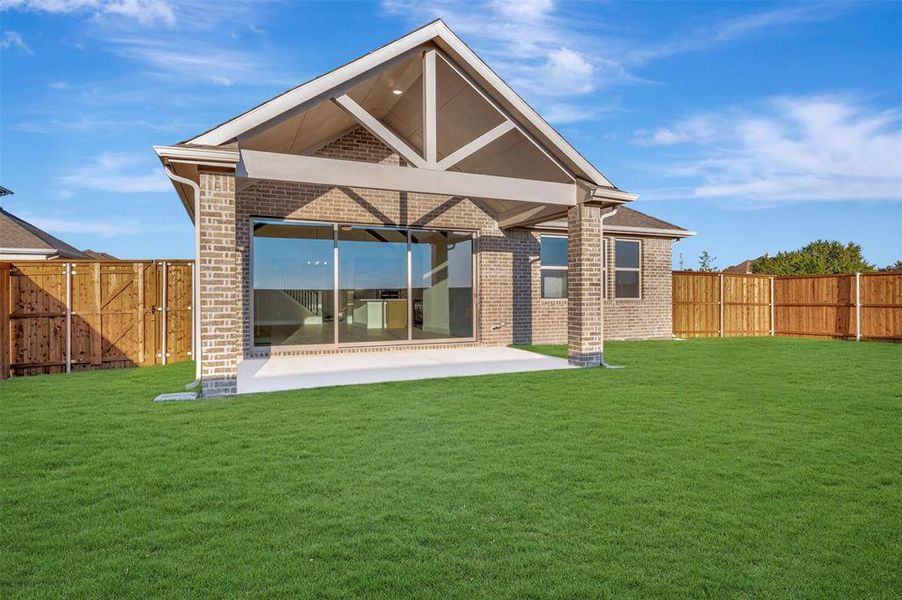 Exterior details and patio area of a home in Gateway Parks, Forney (Image 3).