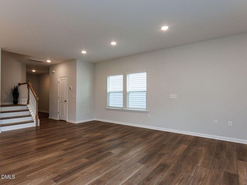 006-1280x960-living-room