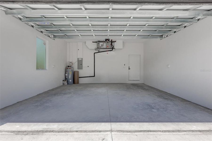 Spacious, unfurnished interior of a new home in , St. Petersburg (Image 46).