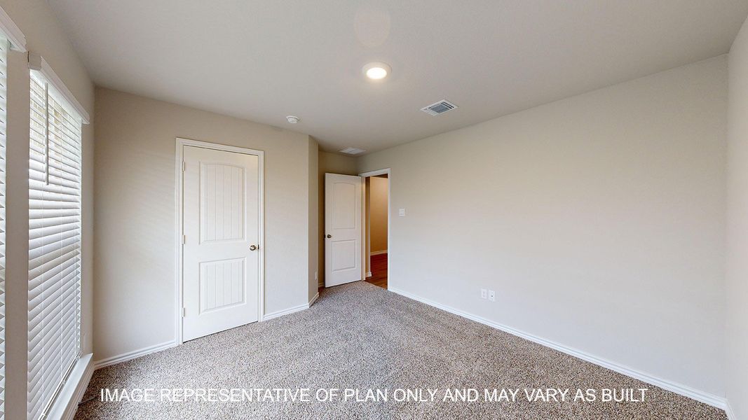 Spacious, unfurnished interior of a new home in Three Creeks - Colt Creek, Belton (Image 20).