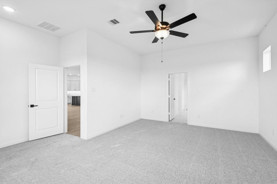 Spacious, unfurnished interior of a new home in The Grand Prairie 50’, Hockley (Image 36).