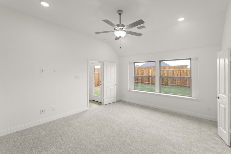 Spacious, unfurnished interior of a new home in Clearview Ranch, Royse City (Image 15).
