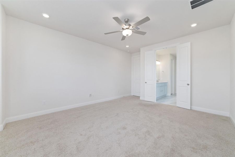 Spacious, unfurnished interior of a new home in , Tomball (Image 17). Spacious, unfurnished interior of a new home in , Tomball (Image 17).